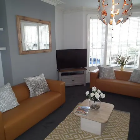 Driftwood 4 Bedrooms Holiday *